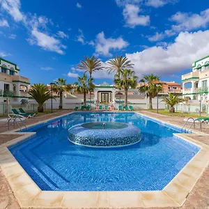 apartamento-con-piscina-en-caleta-de-fuste.hotelsfuerteventura.org/